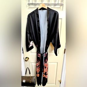 (5 for $25) Satin robe black floral